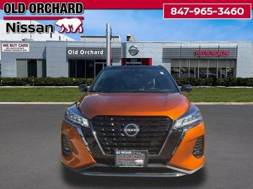 Monarch Orange Metallic/Super Black 2022 Nissan Kicks SR