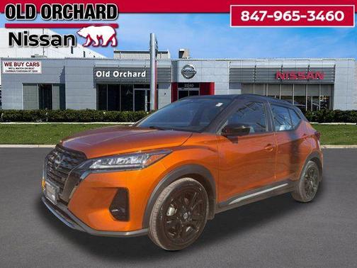 Monarch Orange Metallic/Super Black 2022 Nissan Kicks SR