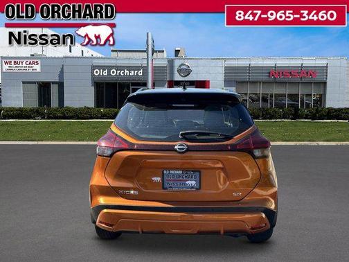 Monarch Orange Metallic/Super Black 2022 Nissan Kicks SR