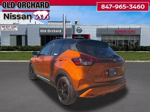 Monarch Orange Metallic/Super Black 2022 Nissan Kicks SR