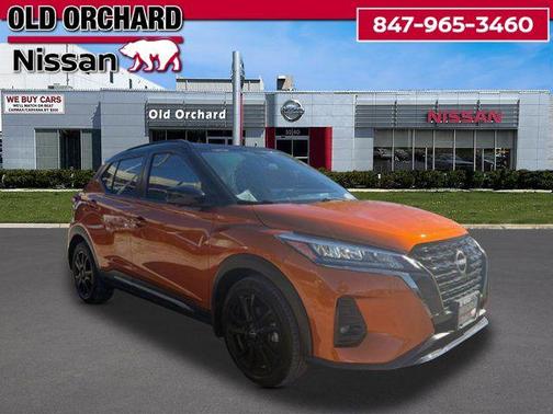 Monarch Orange Metallic/Super Black 2022 Nissan Kicks SR