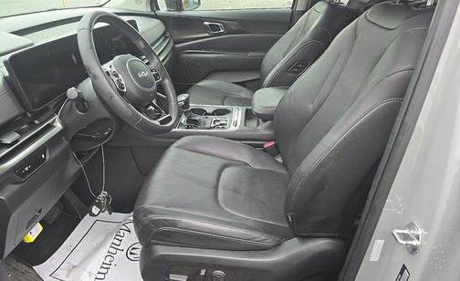 Ceramic Silver 2025 Kia Carnival SX