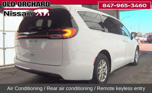 2024 Chrysler Pacifica Touring