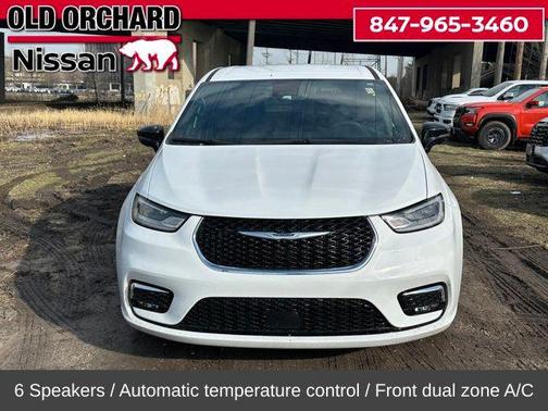 2024 Chrysler Pacifica Touring