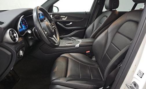 White 2022 Mercedes-Benz GLC 300 4MATIC