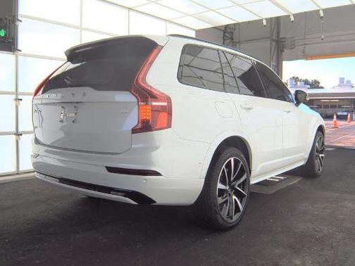 2023 Volvo XC90 Recharge Plug-In Hybrid T8 Plus Dark Theme 7-Seater