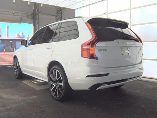 2023 Volvo XC90 Recharge Plug-In Hybrid T8 Plus Dark Theme 7-Seater