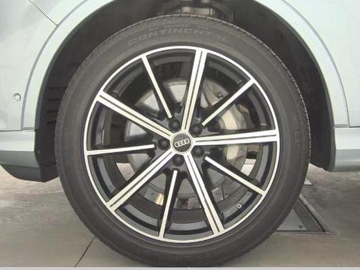 2023 Audi Q7 55 Premium Plus