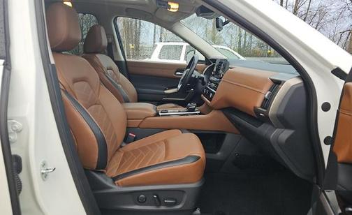 2023 Nissan Pathfinder Platinum 4WD