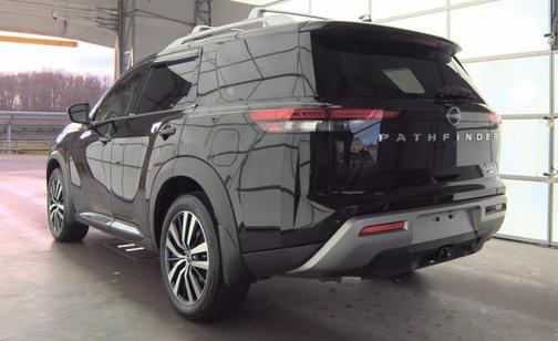 2023 Nissan Pathfinder Platinum 4WD