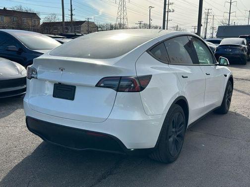 2024 Tesla Model Y Long Range Dual Motor All-Wheel Drive