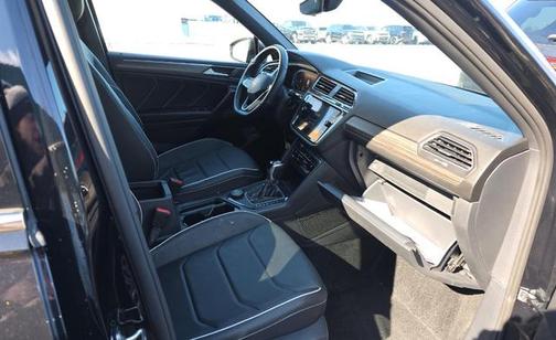 2022 Volkswagen Tiguan 2.0T SEL R-Line 4MOTION