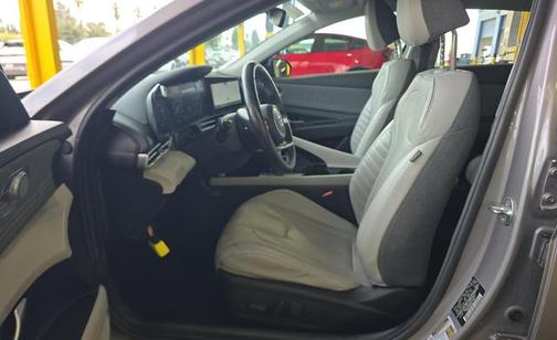Fluid Metal 2023 Hyundai ELANTRA HEV Limited