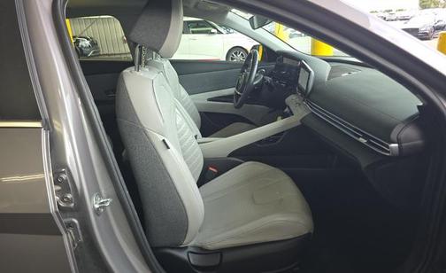 Fluid Metal 2023 Hyundai ELANTRA HEV Limited