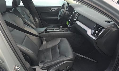 2024 Volvo S60 B5 Core Dark Theme