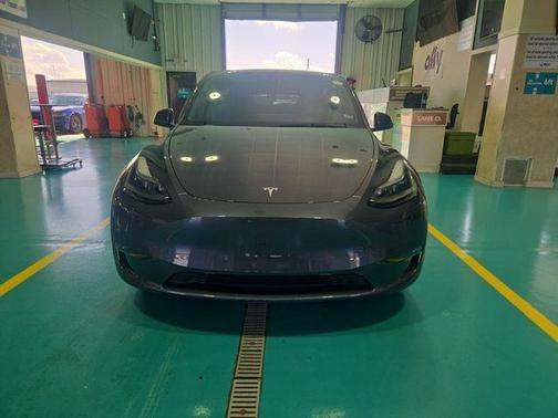 2022 Tesla Model Y Performance Dual Motor All-Wheel Drive