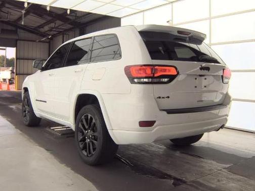 2022 Jeep Grand Cherokee Laredo
