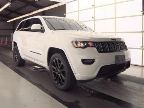 2022 Jeep Grand Cherokee Laredo