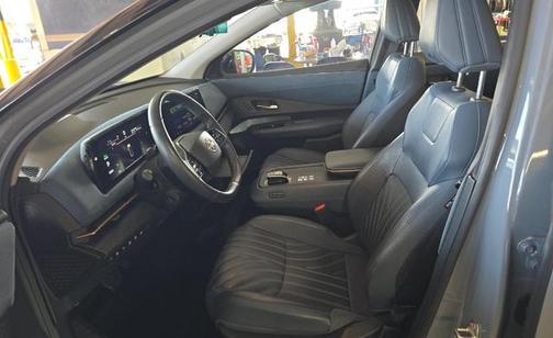 Boulder Gray Pearl/Black Diamond Pearl 2023 Nissan ARIYA PLATINUM+