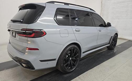 Brooklyn Gray Metallic 2023 BMW X7 xDrive40i