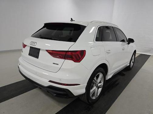 2022 Audi Q3 45 S line Premium