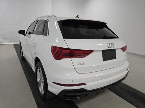 2022 Audi Q3 45 S line Premium