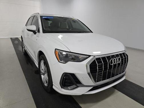 2022 Audi Q3 45 S line Premium