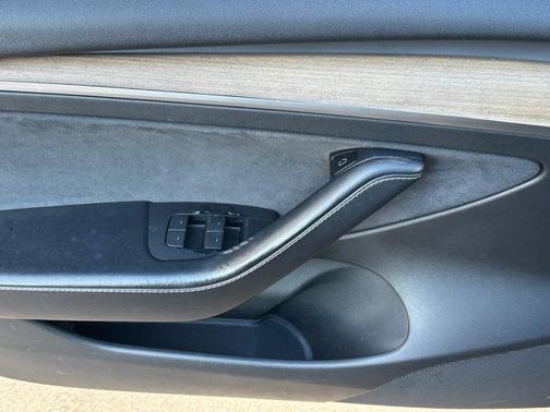 Black 2022 Tesla Model 3 Standard Range