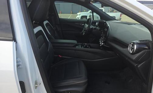 Iridescent Pearl Tricoat 2024 Chevrolet Blazer EV eAWD RS