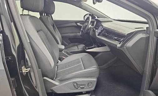 2024 Audi Q4 e-tron Premium Plus 50 quattro