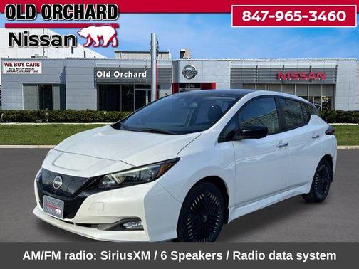 Super Black/Pearl White 2024 Nissan Leaf SV PLUS
