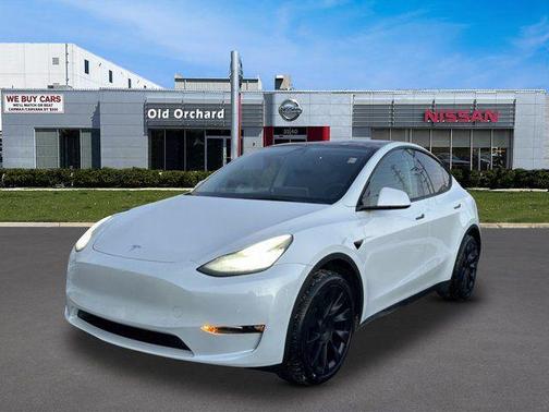 White 2022 Tesla Model Y Long Range Dual Motor All-Wheel Drive