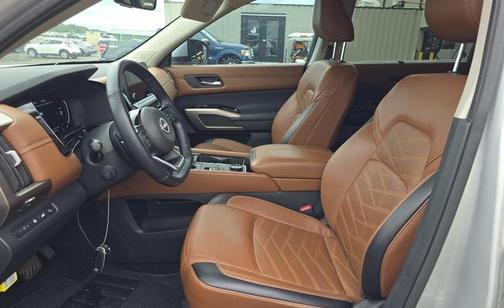 2024 Nissan Pathfinder Platinum 4WD