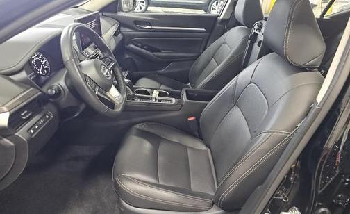 Super Black Clearcoat 2024 Nissan Altima 2.5 SL