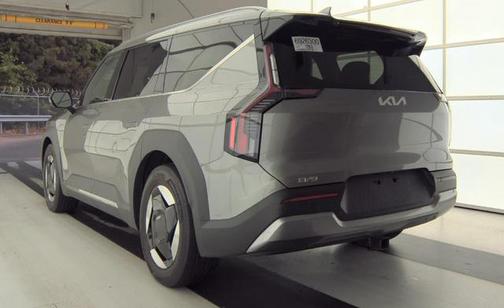 Pebble Gray 2024 Kia EV9 Wind