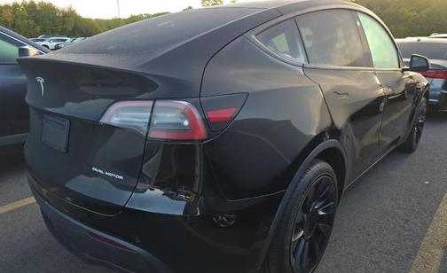 2022 Tesla Model Y Long Range Dual Motor All-Wheel Drive