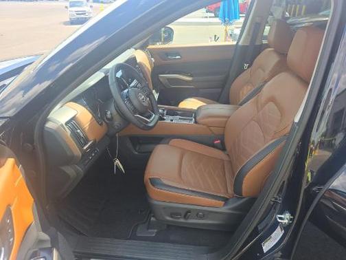 2024 Nissan Pathfinder Platinum FWD