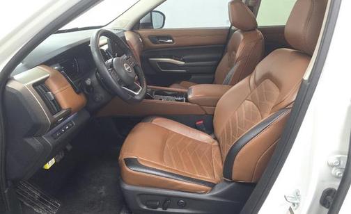 2023 Nissan Pathfinder Platinum 4WD