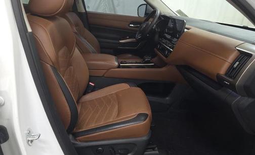 2023 Nissan Pathfinder Platinum 4WD