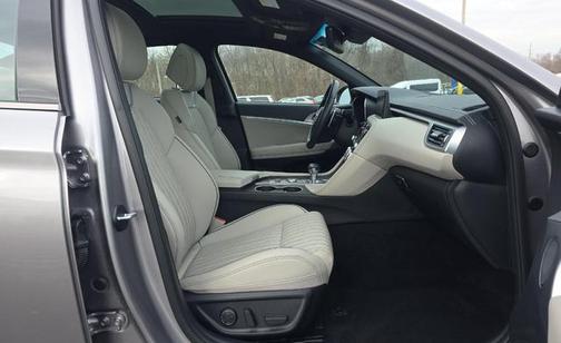 2023 Genesis G70 2.0T AWD