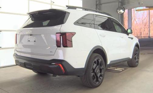 Glacial White Pearl 2024 Kia Sorento SX