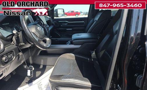 Diamond Black Crystal Pearlcoat 2022 RAM 1500 Laramie
