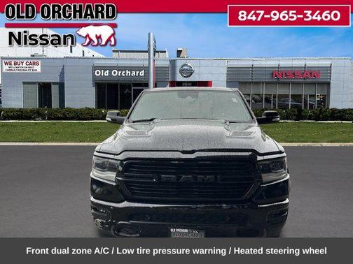 Diamond Black Crystal Pearlcoat 2022 RAM 1500 Laramie