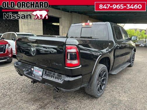 Diamond Black Crystal Pearlcoat 2022 RAM 1500 Laramie