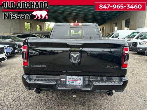 Diamond Black Crystal Pearlcoat 2022 RAM 1500 Laramie