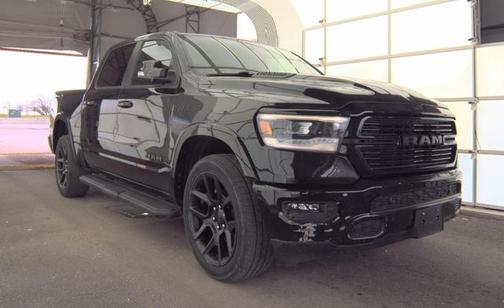 Diamond Black Crystal Pearlcoat 2022 RAM 1500 Laramie
