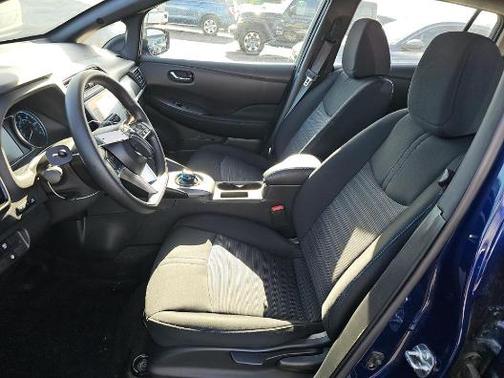 2025 Nissan Leaf S