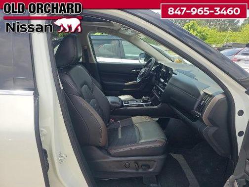 2024 Nissan Pathfinder Platinum 4WD