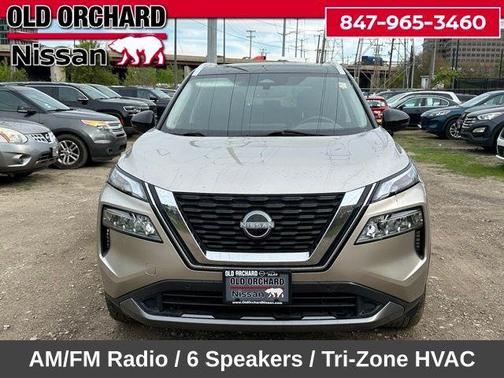Champagne Silver Metallic/Super Black 2023 Nissan Rogue SL