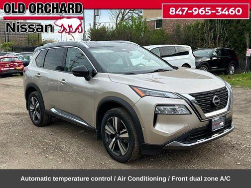 Champagne Silver Metallic/Super Black 2023 Nissan Rogue SL